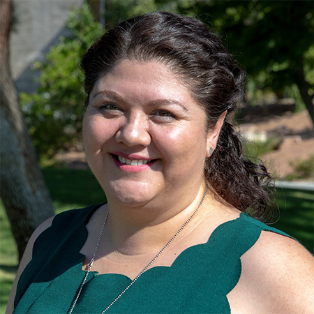 Headshot of Carolina Clavel