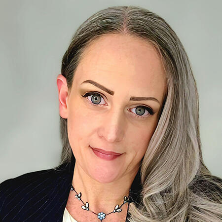 Headshot of Turia Penkalski