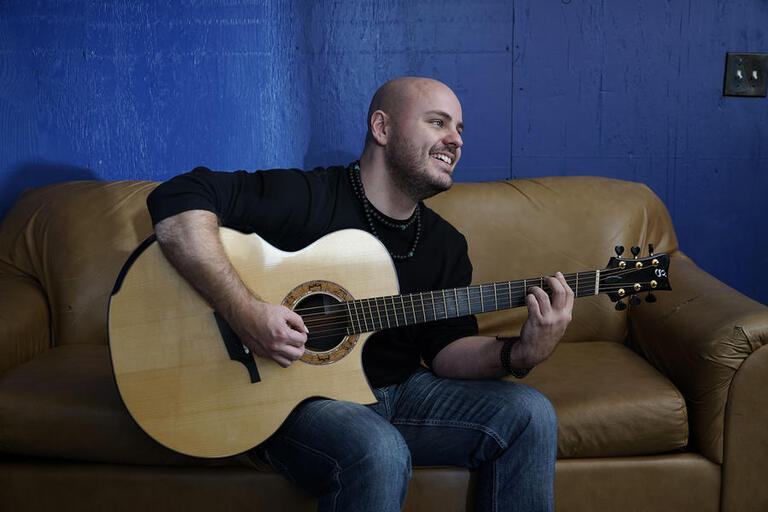 YouTube Sensation and Fingerstyle Guitarist Andy McKee Performs